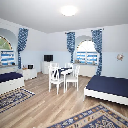 Kapitan Kik Проживание в семье *