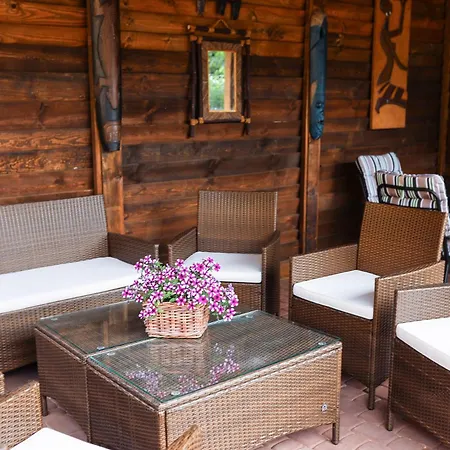 Δωμάτια σε οικογενειακή κατοικία Kapitan Kik *