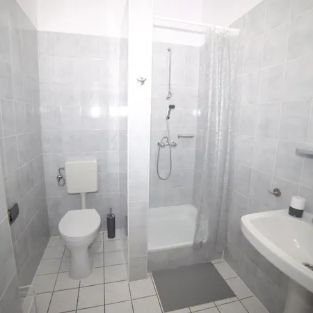 Δωμάτια σε οικογενειακή κατοικία Kapitan Kik