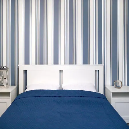 Kapitan Kik Проживание в семье Леба