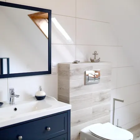 Kapitan Kik Проживание в семье